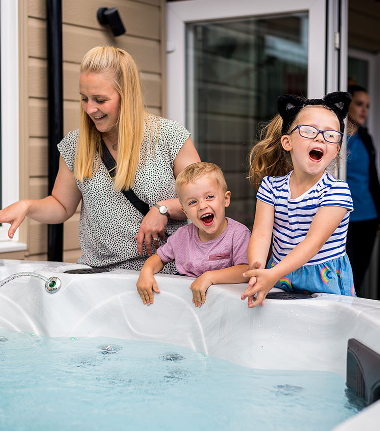 British & North American Hot Tub Showroom Near Award Leisure Lincoln